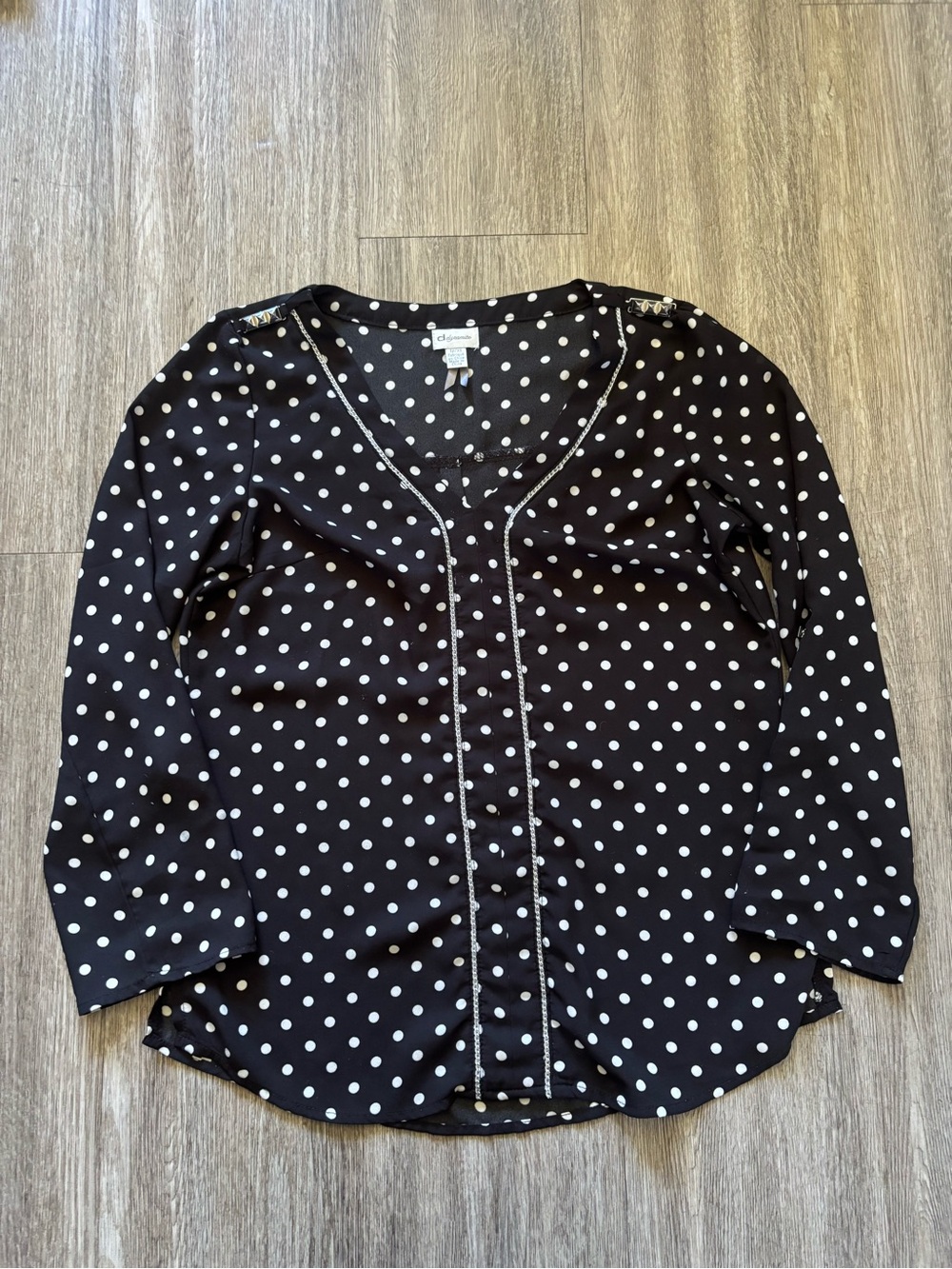 Dynamite Black & White Polka Dot V-Neck Blouse